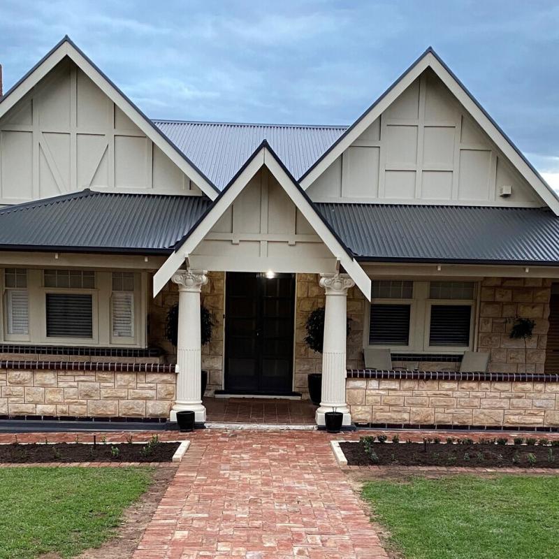 Shane from Felixstow, SA loves COLORBOND® steel. Roofing, guttering and fascia made from COLORBOND® steel in colour Monument®