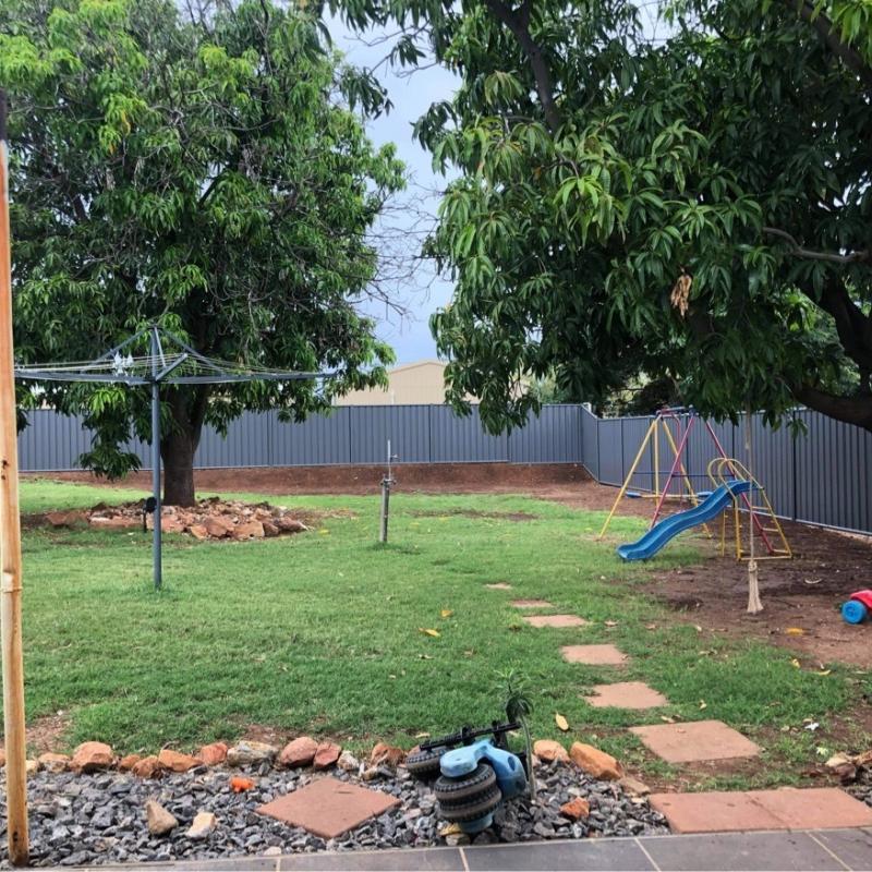 Samantha from Townview, QLD loves COLORBOND® steel, Fencing made from COLORBOND® steel in colour Basalt®