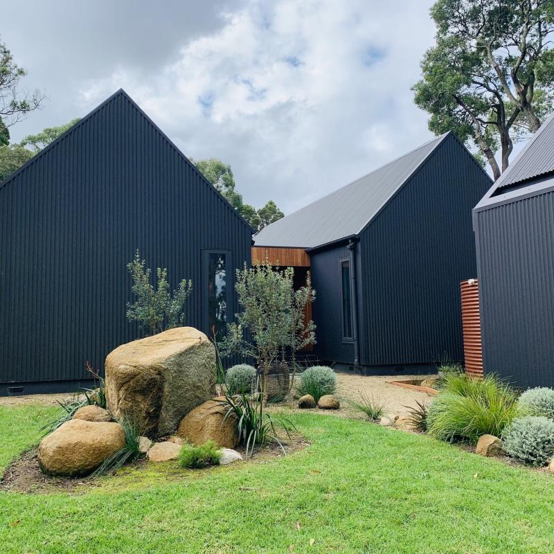 Megan from Arthurs Seat, VIC loves COLORBOND® steel.  Bushland setting Roofing and Walling made from COLORBOND® steel in colours Terrain® and Monument® Matt