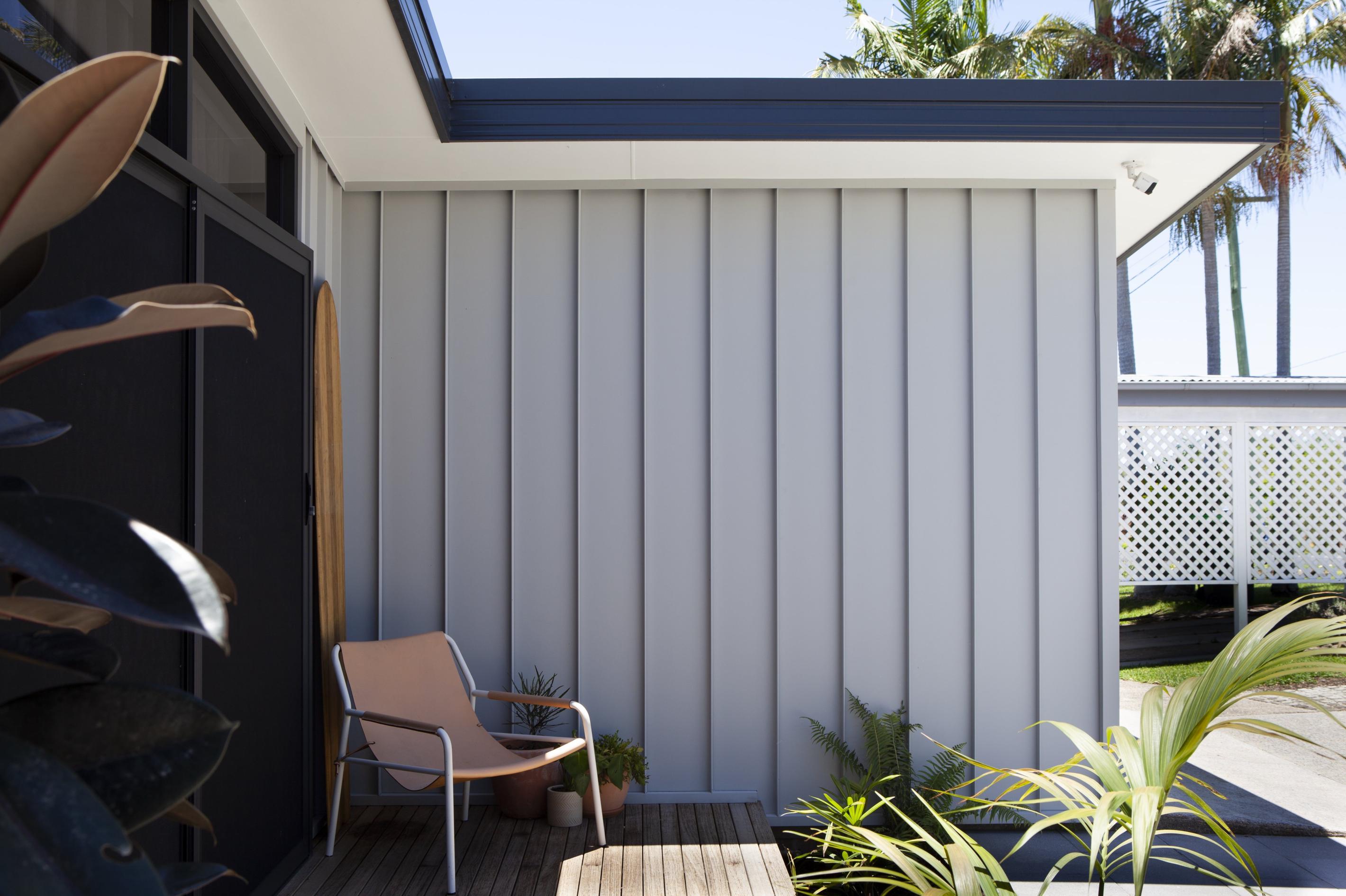 Simon and Ash Vos 'Coffs to Cali' project using COLORBOND® steel colour Shale Grey® in a Matt finish in Lysaght's ENSEAM® profile