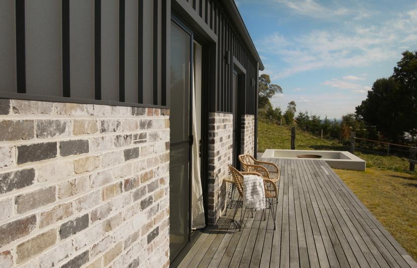 The Barn, Glenquarry NSW, designed by Solis Haus Building Design.  Roofing and Walling made from COLORBOND® steel in colour Monument® Matt