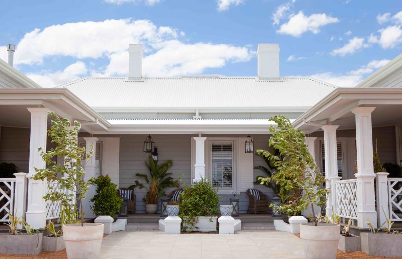 Interior Designer Natalee Bowen chose COLORBOND® steel Surfmist® Matt for her Hamptons dream house.