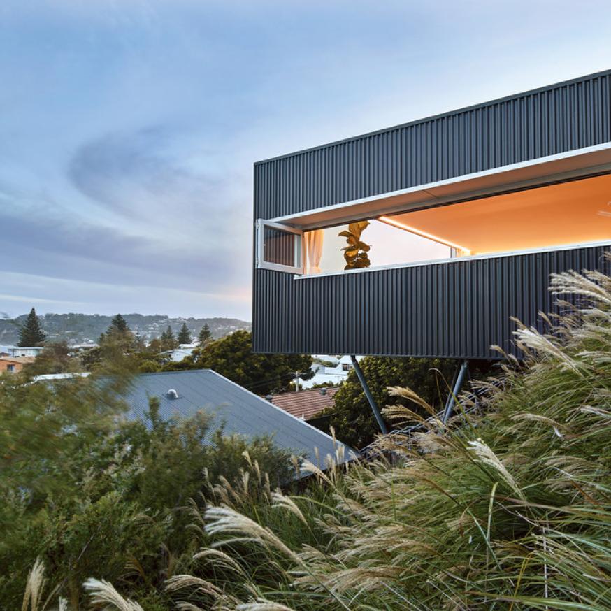 North Avoca Studio, cladding made from COLORBOND® Ultra steel in LYSAGHT SPANDEK® profile, in the colour Monument®. Matt Thitchener Architect