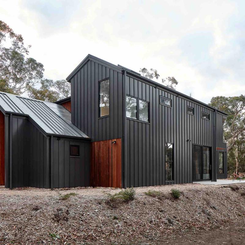 COLORBOND® steel Monument® Matt in the profiles LYSAGHT KLIP-LOK® (roofing) and LONGLINE 305® (cladding).