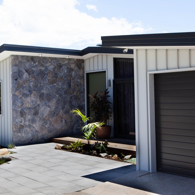 Simon and Ash Vos 'Coffs to Cali' project using COLORBOND® steel colour Shale Grey® in a Matt finish in Lysaght's ENSEAM® profile