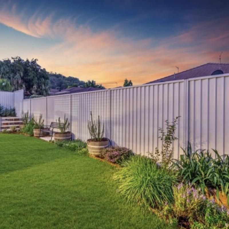 Kirk from Upper Coomera, QLD loves COLORBOND® steel.  Fencing made from COLORBOND® steel in colour Surfmist®