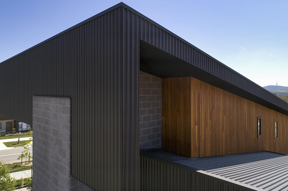 COLORBOND® steel Monument® Matt in the profile Stramit Longspan®.