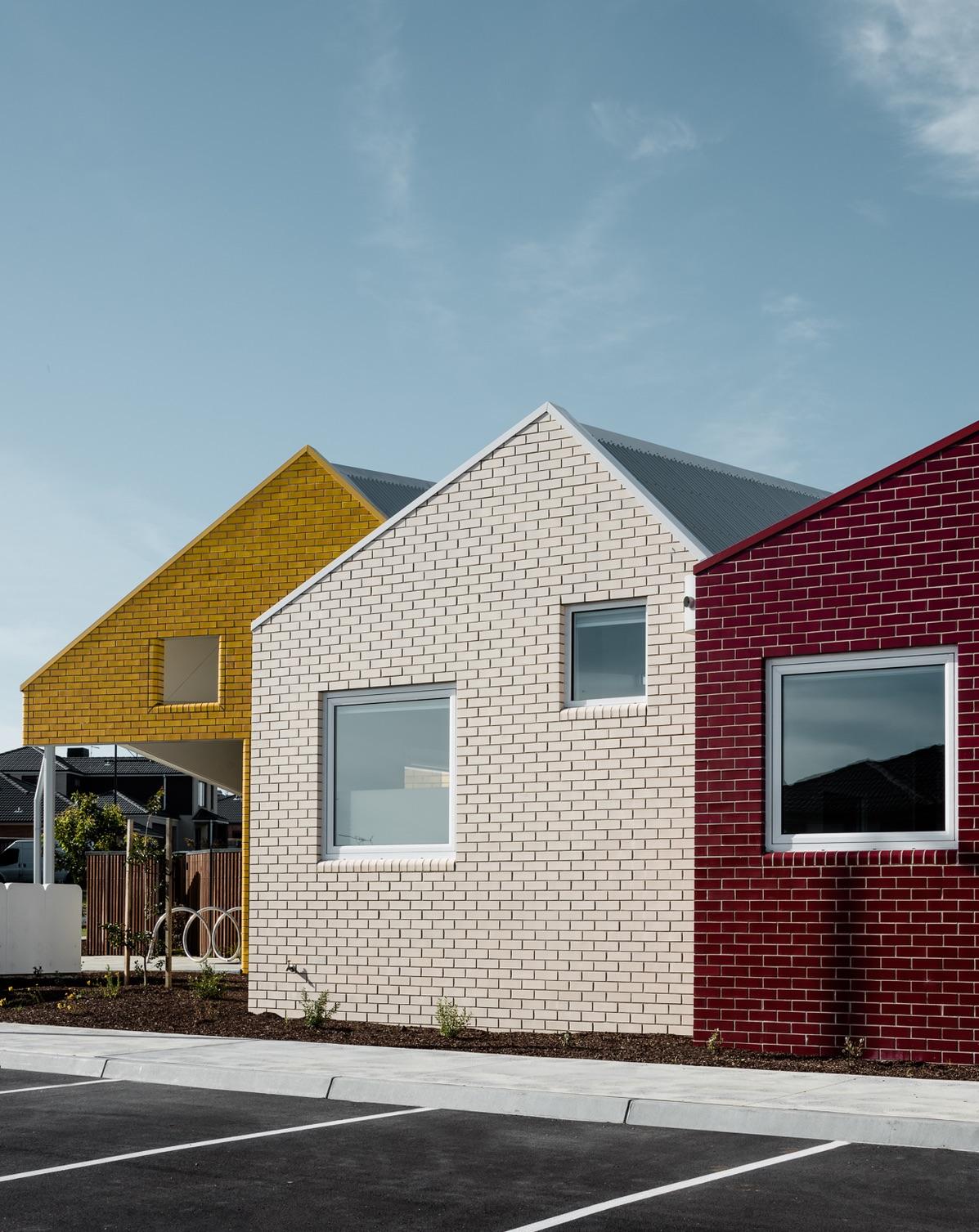 COLORBOND® steel Shale Grey® in the following LYSAGHT profiles: TRIMDEK® (roofing), SPANDEK® (roofing and cladding).
