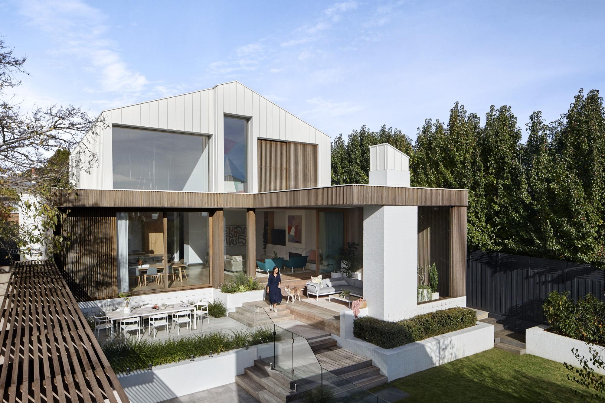 BBW House, Geelong clad in COLORBOND® steel Surfmist® in a Classic finish. Rollformer/Fabricator: Steeline JH Stephenson Aussie Roof Co Pty. Built by Wilson. Installer: Clint Humphrey (CH Roofing). Architect: Tecture
