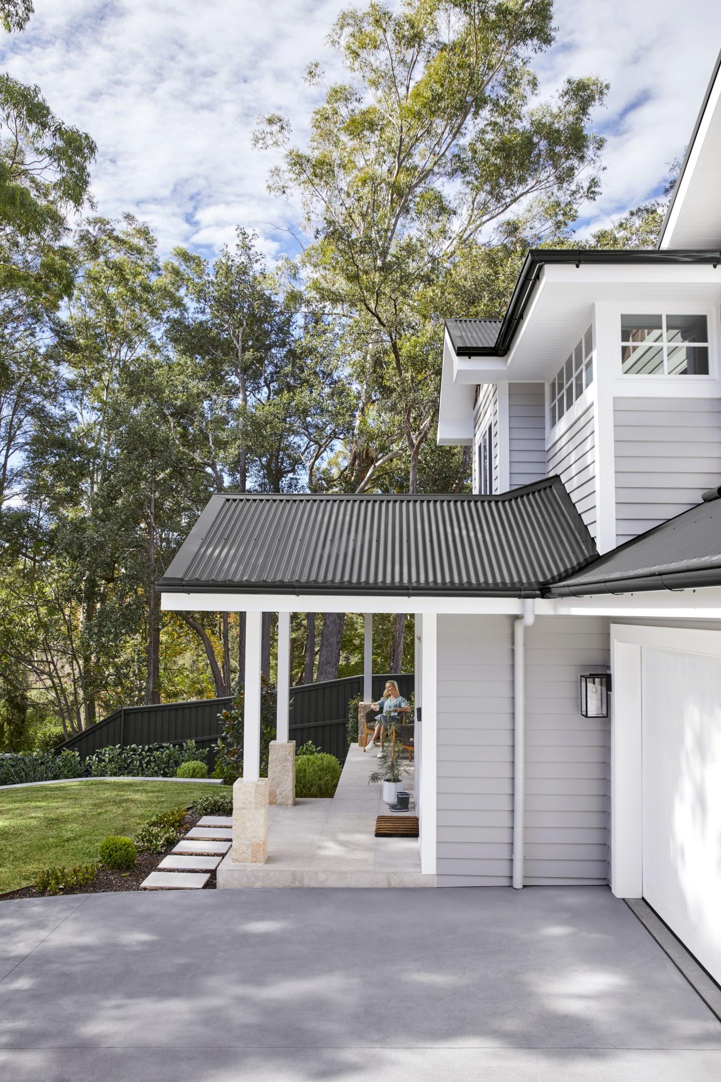 Wahroonga House with COLORBOND(R) steel in Wooldland Grey in a classic finish