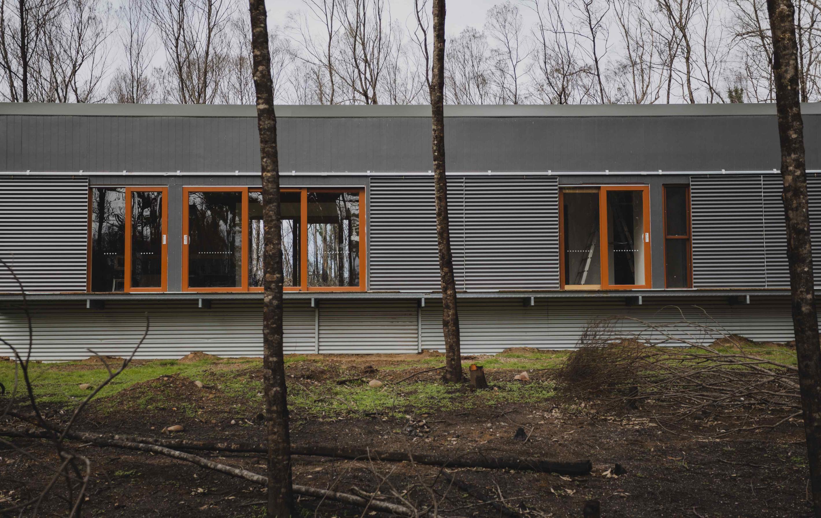 The house that withstood a bushfire. Uses framing made from TRUECORE® steel, COLORBOND® steel cladding, roofing, fire shutters and flashing