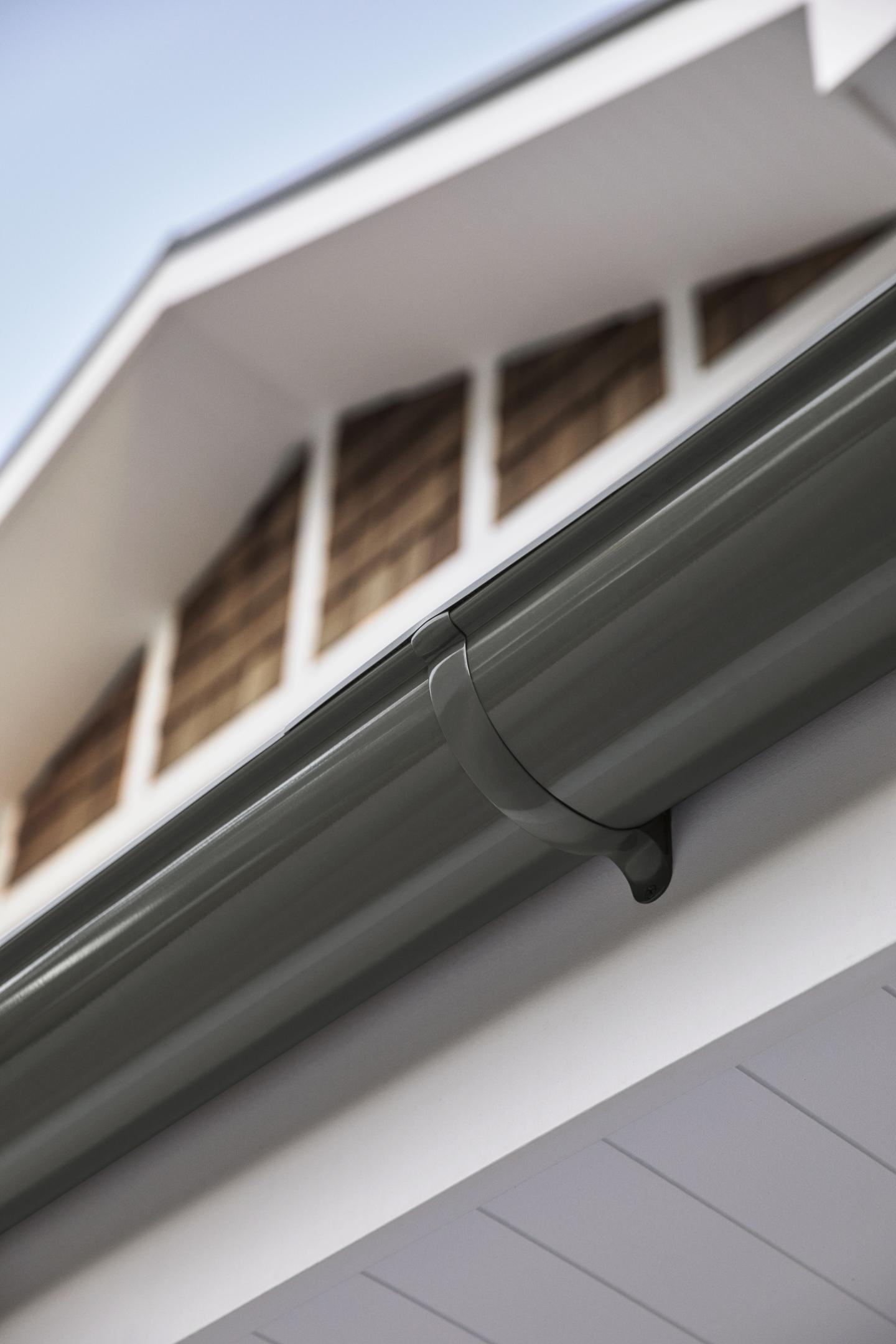 Roofing gutters