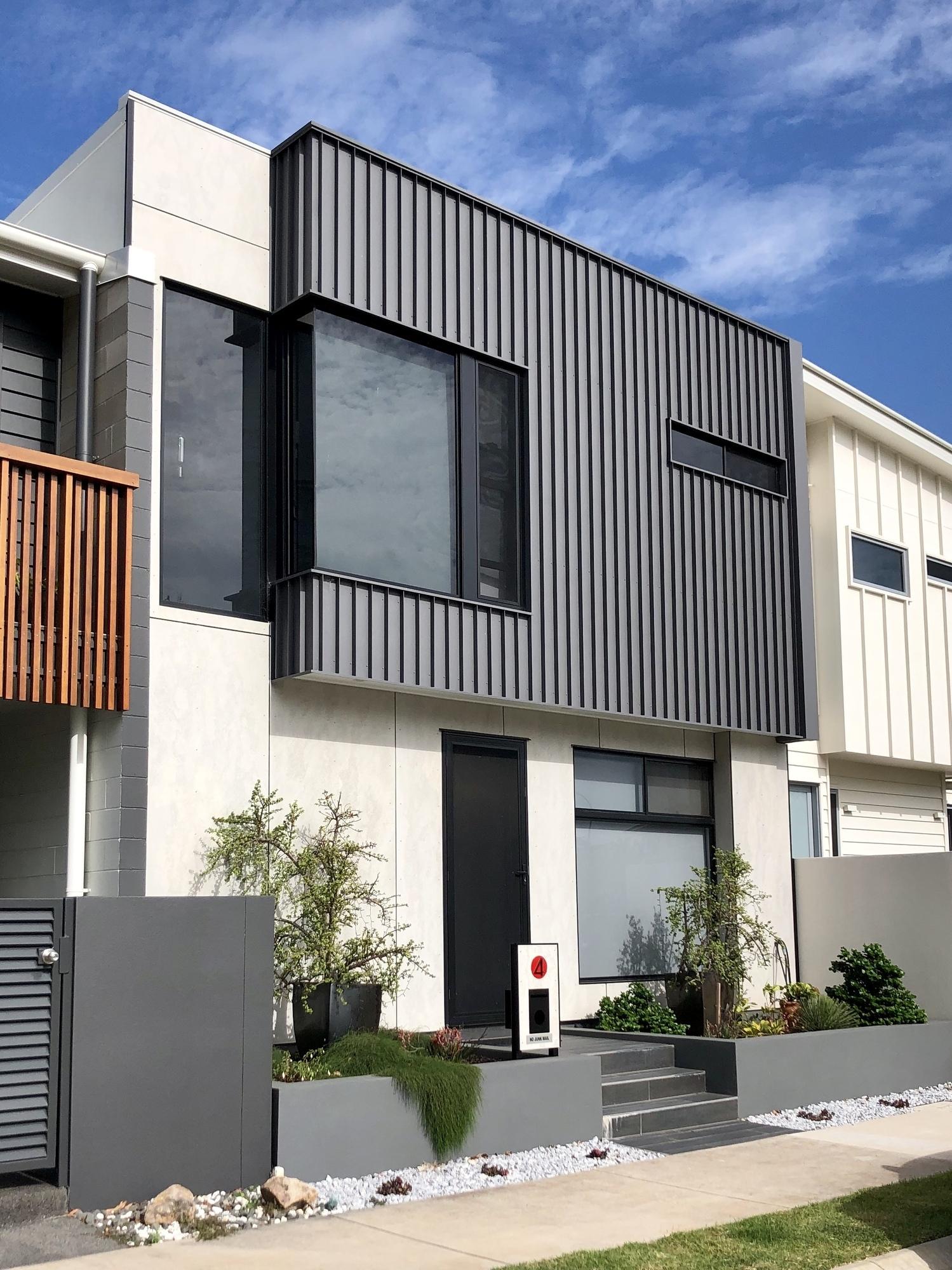 Henriette from Maroochydore, QLD loves COLORBOND® steel. Roofing, Guttering & Fascia, Walling made from COLORBOND® steel in colour Monument® Matt Finish