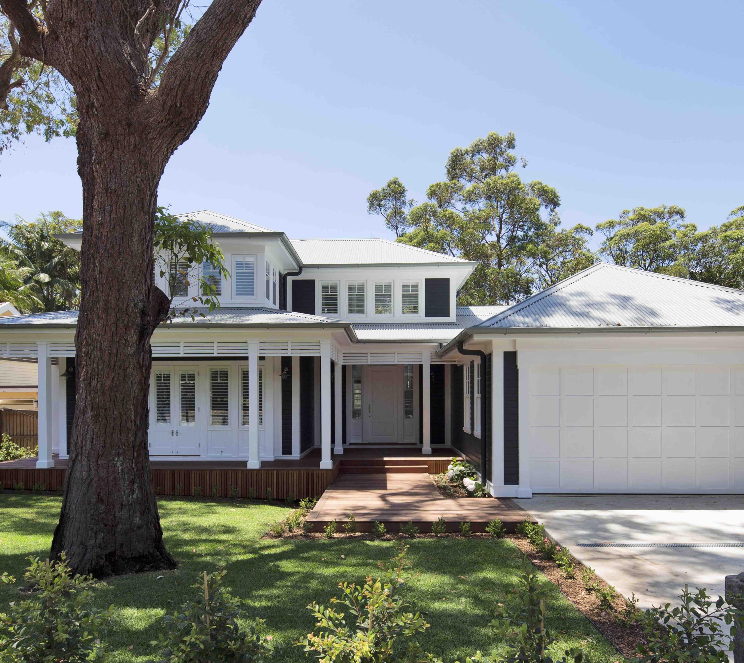 Residential home located in Sydney's Northern Beaches. Roofing features COLORBOND® steel Windspray® in Lysaght CUSTOM ORB® profile. Home was designed and built by Stritt Design & Construct. Photographer is Simon Whitbread.