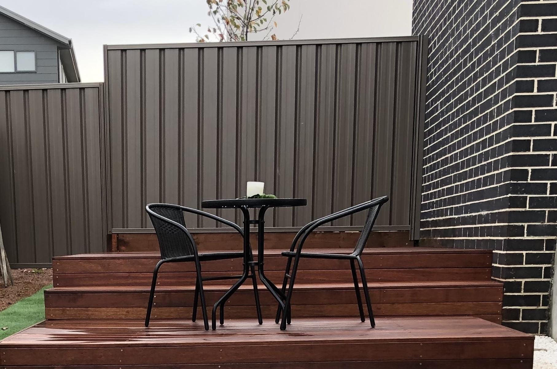 Kiran from Moncrieff, ACT loves COLORBOND® steel. Fencing made from COLORBOND® steel in the colour Jasper®